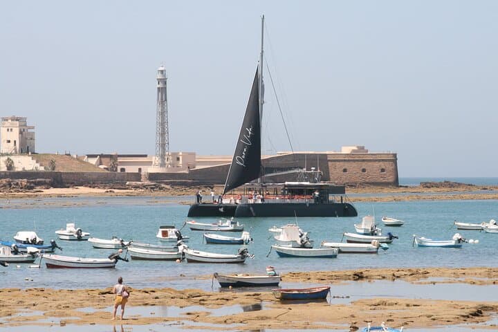 Cádiz Trimillennial Catamaran Navigation