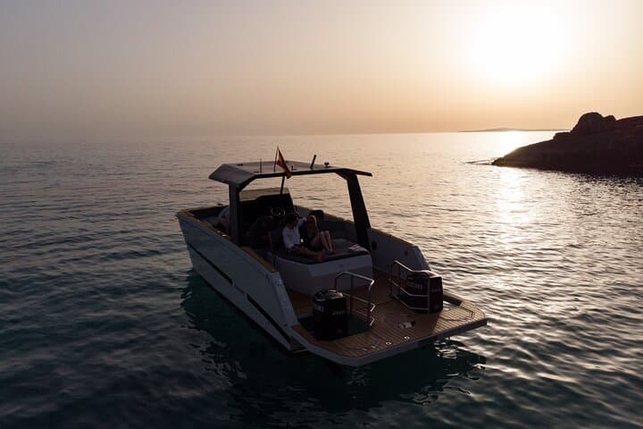 Private boat rental with skipper in Palma de Mallorca 12 pax