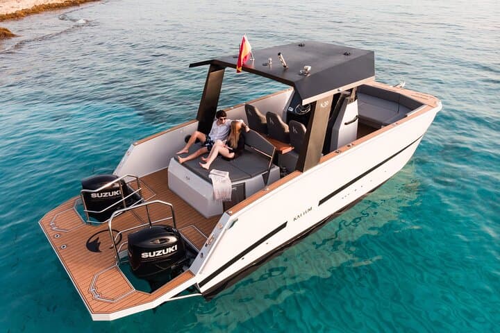Private boat rental with skipper in Palma de Mallorca 12 pax