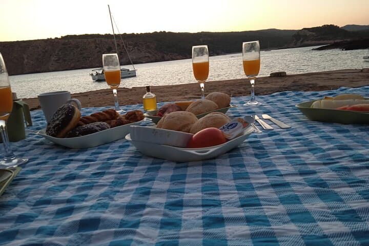 Breakfast at Sunrise in Menorca - Private Guide