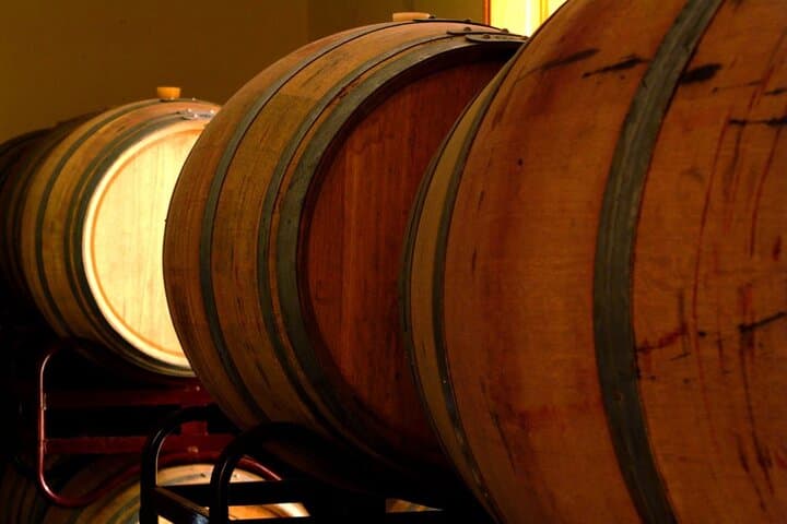 Guided Tour with 6 Wine Tasting