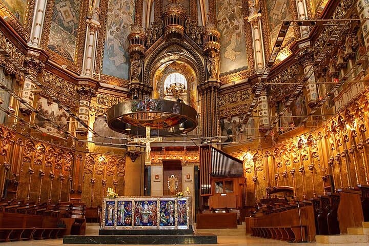 Montserrat Day Trip from Barcelona with Cogwheel Train + Ebook