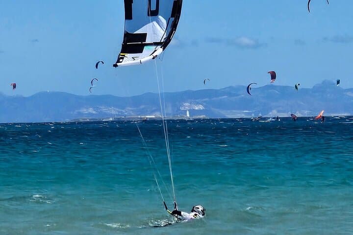 Private Kitesurfing lessons (adapted to every level)