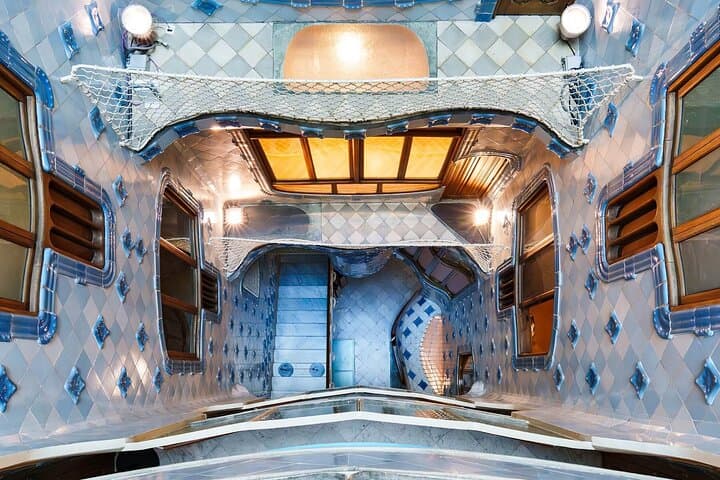 Casa Batllo Fast Track Tour with Optional White Rabbit Museum