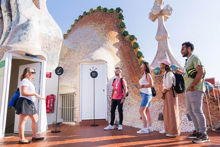 Casa Batllo Fast Track Tour with Optional White Rabbit Museum