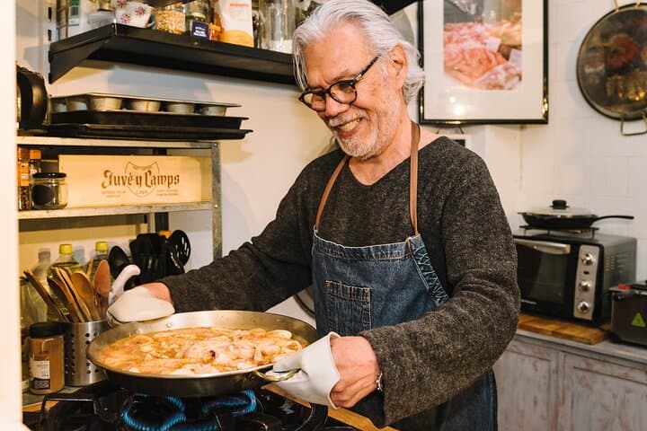 Private Cava Sabrage and Paella Class in Barcelona