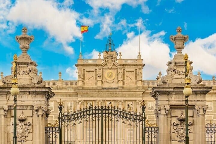 Guided Tour in Madrid's Royal Palace + Ebook