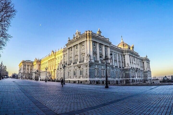 Guided Tour in Madrid's Royal Palace + Ebook