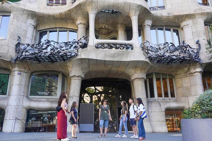 La Pedrera Guided Tour with Fast Track Access