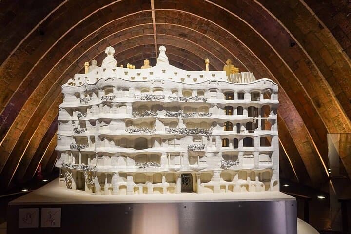 La Pedrera Guided Tour with Fast Track Access