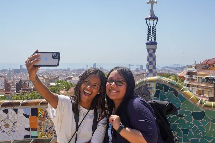Sagrada Familia & Park Guell Guided Tour with Skip The Line