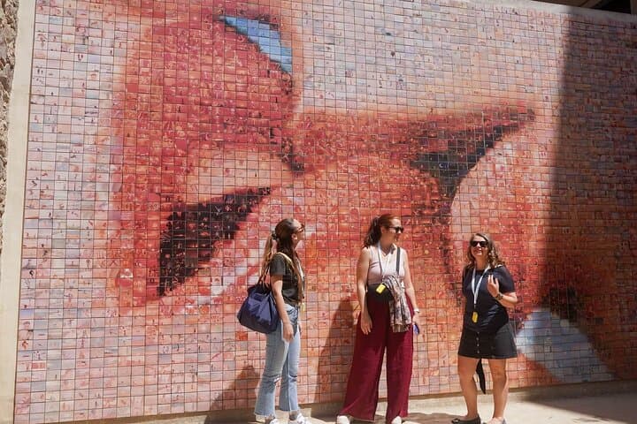 Barcelona Highlights Guided Tour with Monjuic Cable Car