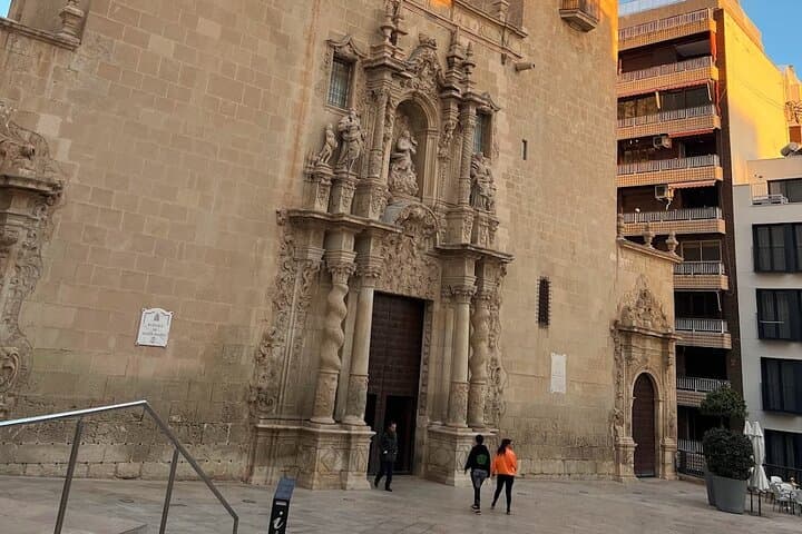 Alicante’s History and Highlights: Self-Guided Walking Tour