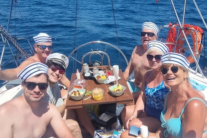 Experience sharing sailboat Marbella, dolphins, drinks ,elan 37
