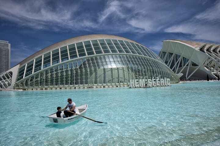 Valencia Private Family Tour with Churros, Parks & Science Museum