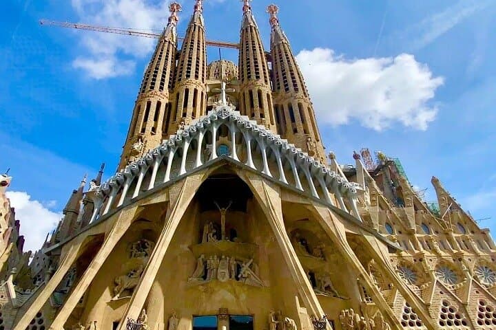 Sagrada Familia Guided Tour Masterpiece