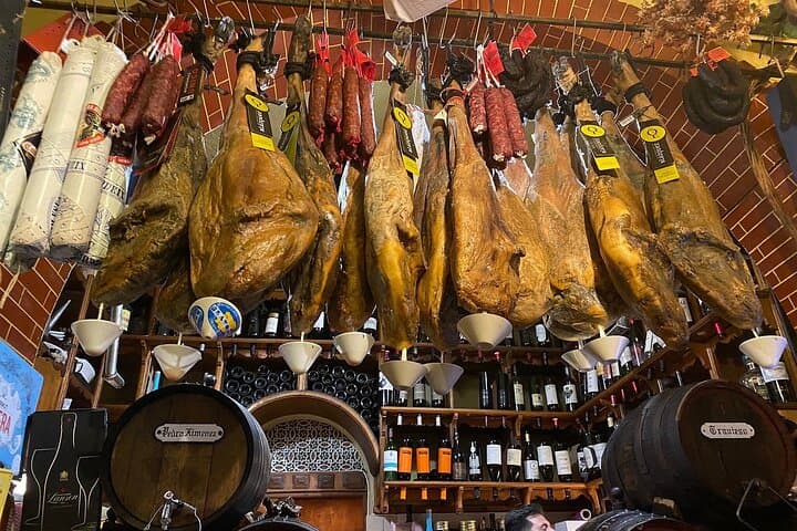 Tapas&Tours with Leo - Tasting Culture and History