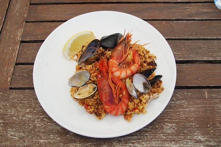 Market Tour & Paella or Fideua Cooking in Nicole's Barcelona Home