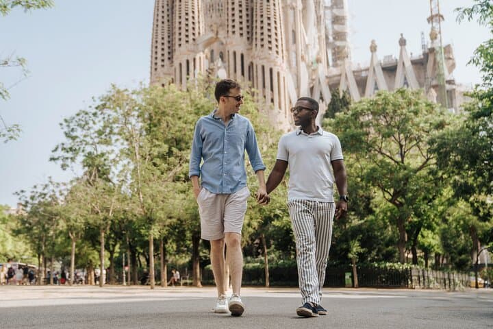 Private and Magical Photoshoot in Barcelona at Sagrada Familia
