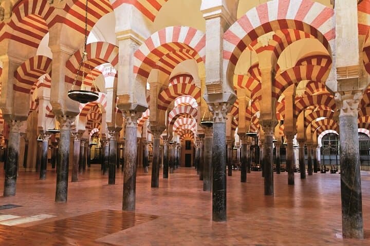 Mosque Private Tour in Spanish 1 Hour Entry Included