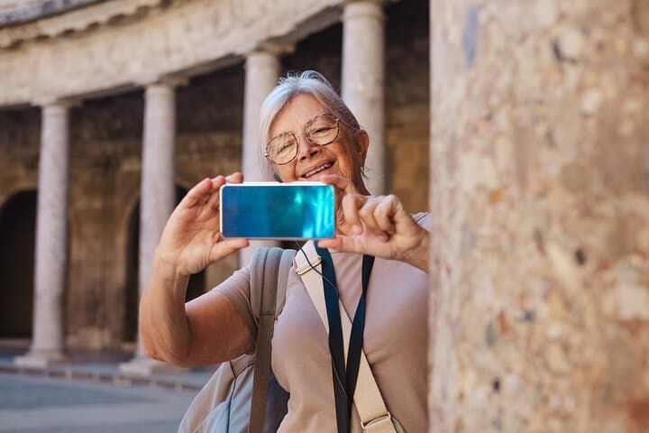 Granada: Alhambra Guided Tour including Nasrid Palaces