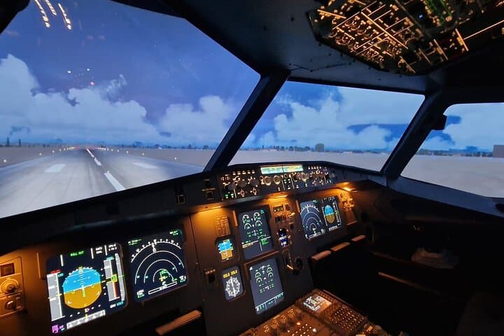 Become an Airline Pilot for a Day – A320 Simulator in Seville