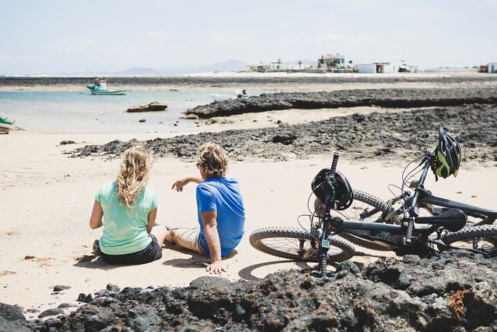 Volcanic Discovery PREMIUM eBike Tour: 35 km