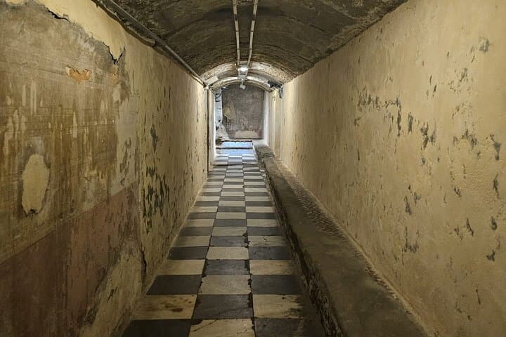 Shelters of Almería - Guided tours with Cláritas Turismo