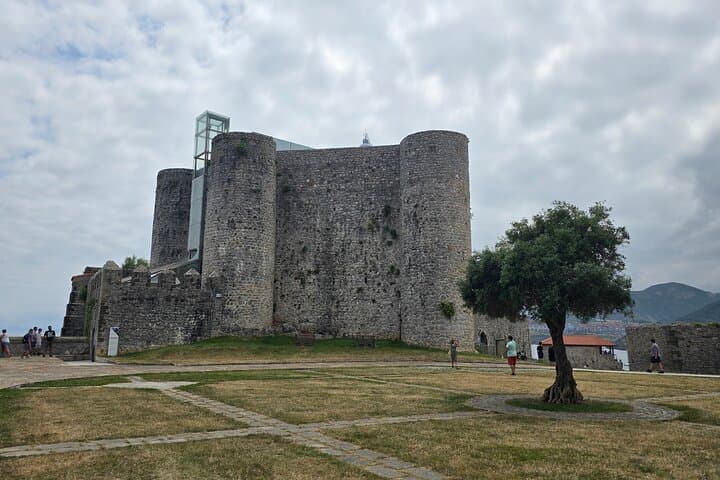 Private Tour of Castro Urdiales with Face-to-Face Guide
