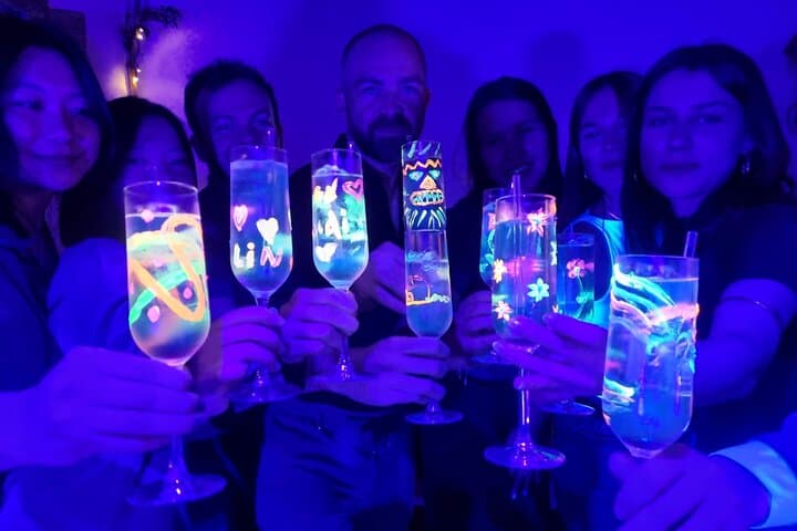 Barcelona Cocktail Class Workshop, Shake Cook & Paint 3 Cocktails