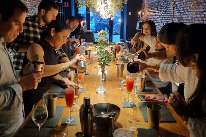 Barcelona Cocktail Class Workshop, Shake Cook & Paint 3 Cocktails