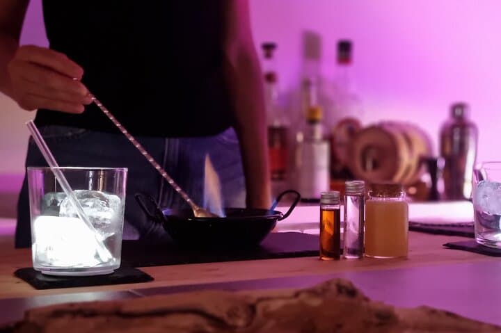 Barcelona Cocktail Class Workshop, Shake Cook & Paint 3 Cocktails