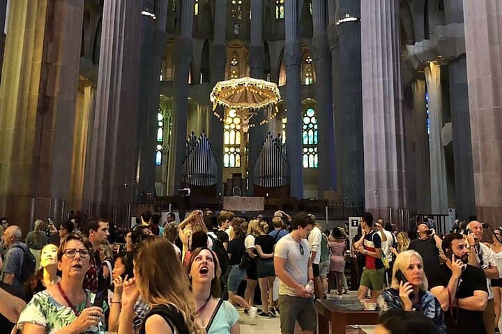 Guided Visit Tour to Sagrada Familia + Ebook
