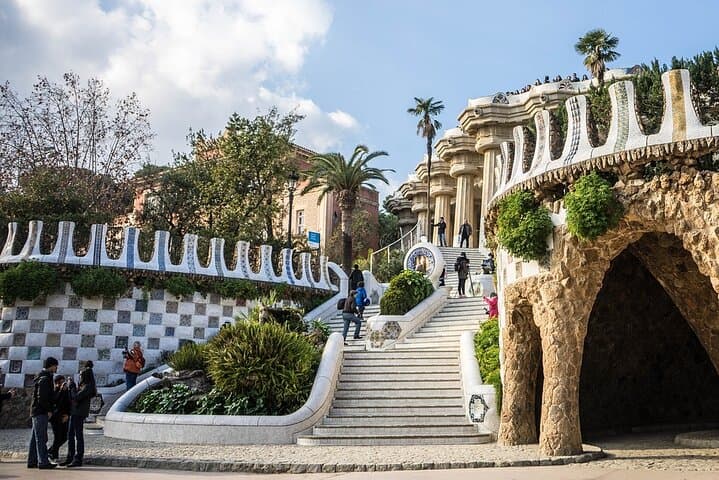 Park Güell Guided Tour in Barcelona + Ebook