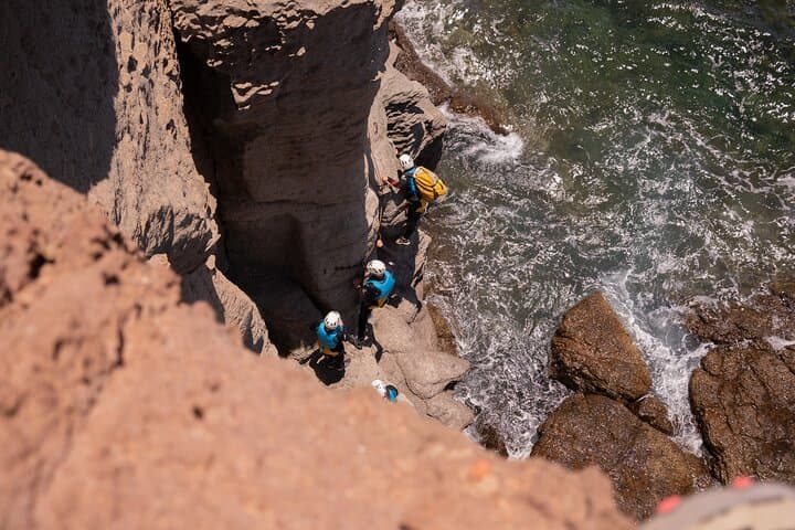Coastering in Gran Canaria (Aquatic Route in the ocean cliffs)