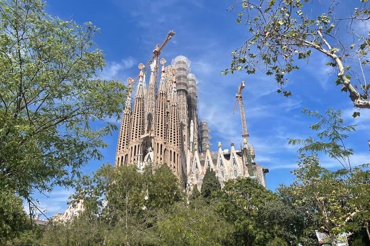 Sagrada Familia Skip The Line Guided Group Tour