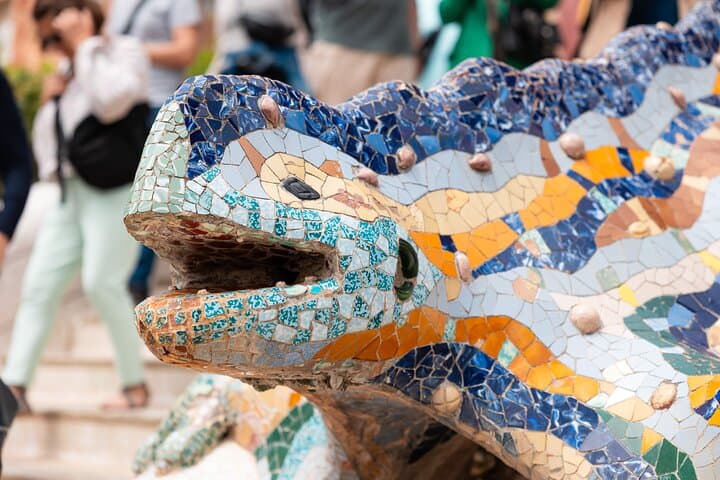 Detail of the famous dragon inside Park Güell