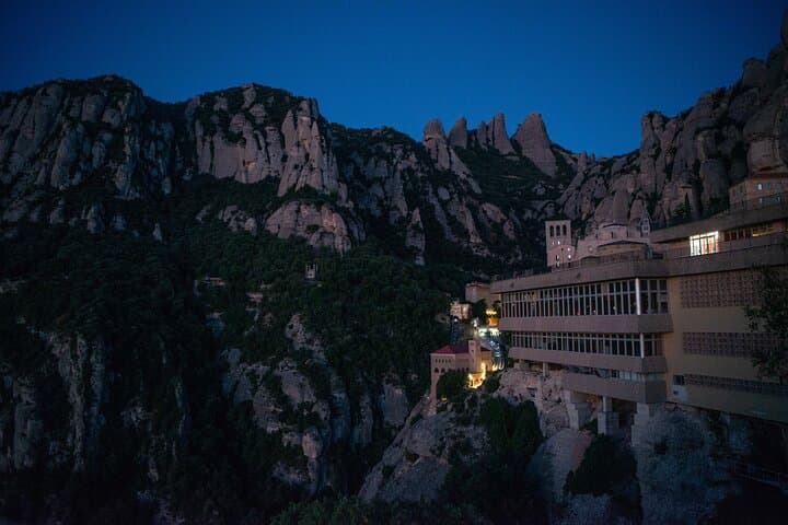 Private Montserrat Sunrise Tour and Brunch with Transportation