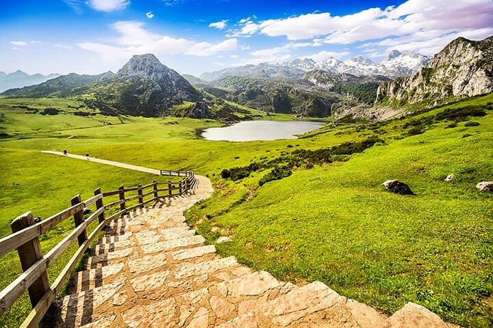 Covadonga Lakes, Sanctuary and Cangas de Onís from Santander