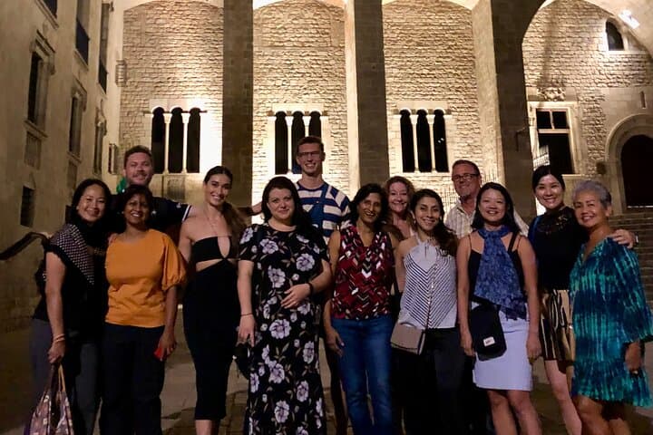 Enchanting Gothic Quarter by Night Tour