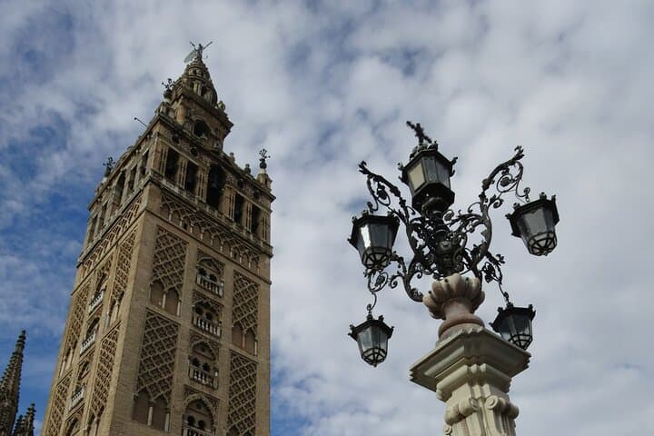2h30 Private Walking Tour of Seville with Local Guide