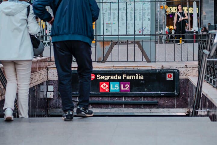 Photo Walking Tour Sagrada Familia and Gaudí in Barcelona