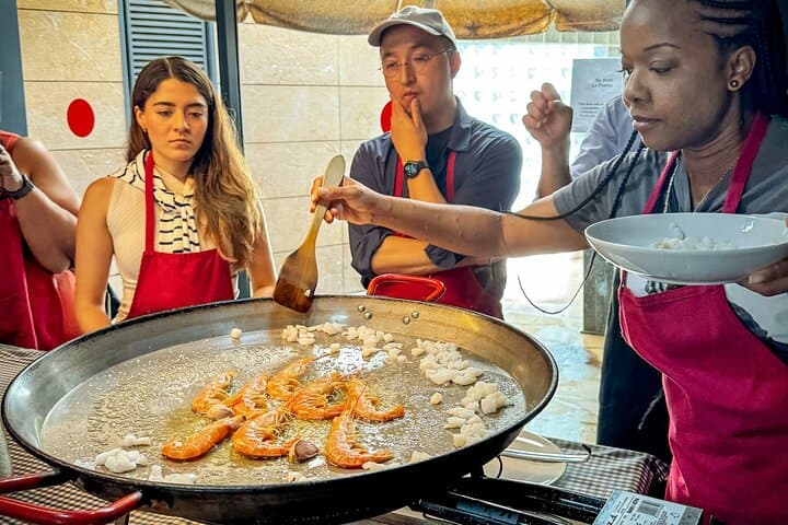 Seafood Paella Maestro Market Tour & Sangria & Tapas