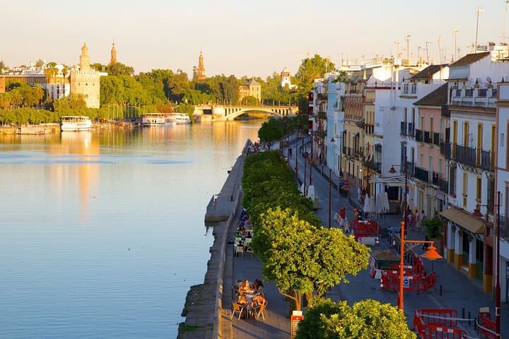 1 Hour Guadalquivir Cruise with Views of Triana + Ebook