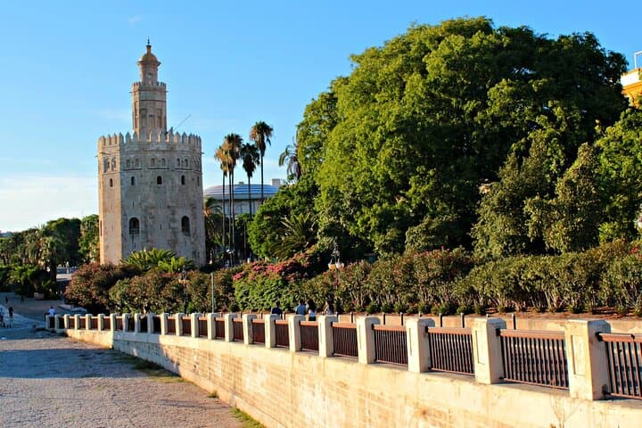 1 Hour Guadalquivir Cruise with Views of Triana + Ebook