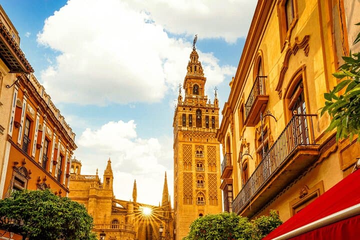 Skip the Line Seville Alcázar, Cathedral & Giralda Guided Tour