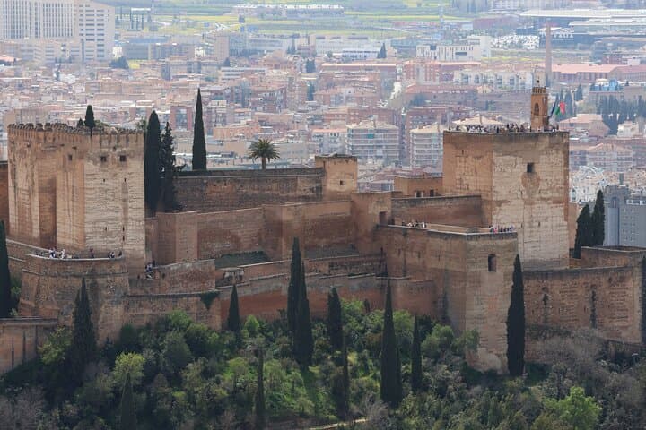 Alhambra Tour tickets included