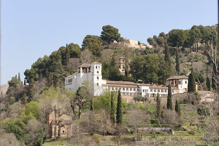 Alhambra Tour tickets included