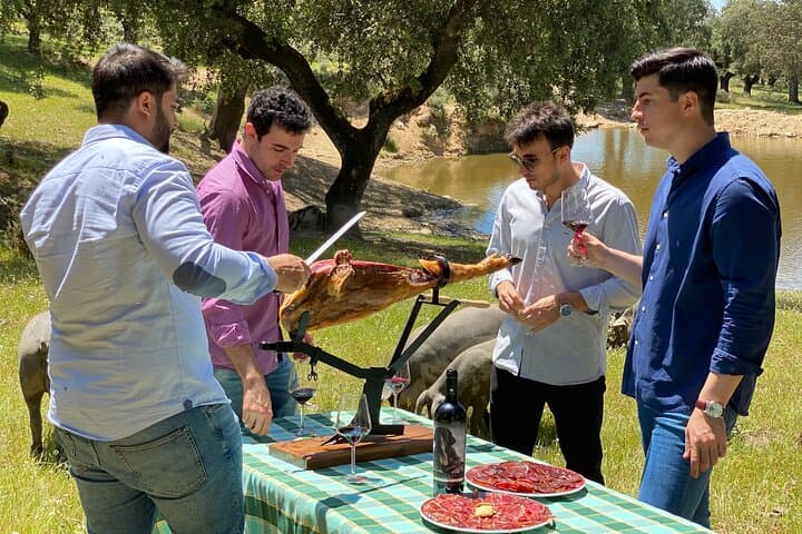 2 Day Ham Route Tour in Jerez de los Caballeros and Extremadura