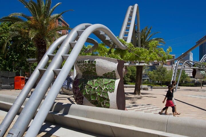 Electric bike tour through parks and beaches in Barcelona
